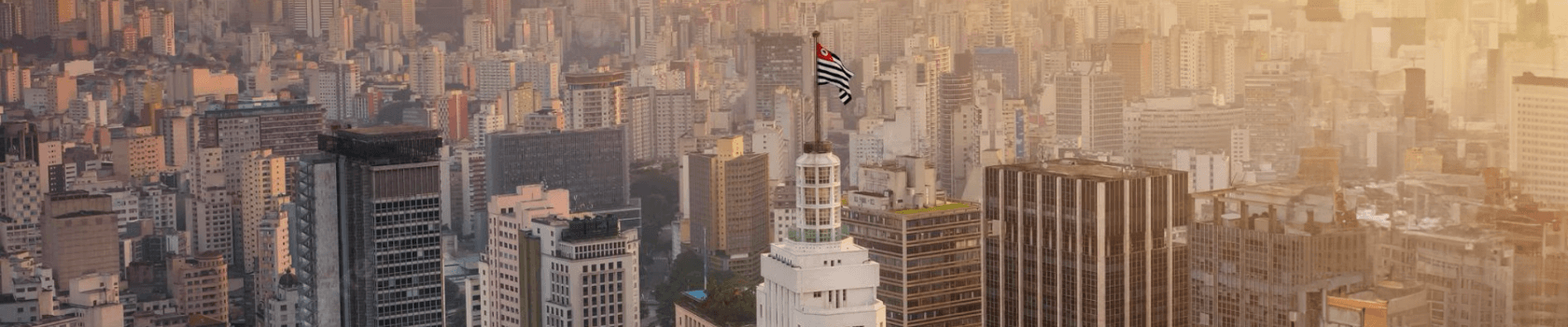 imagem do topo do Farol Santander